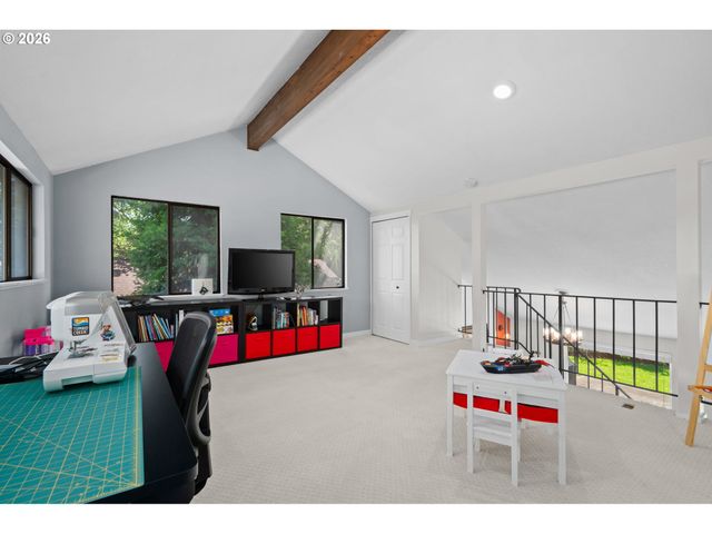 16870 Nw SOMERSET Dr, Beaverton, OR 97006