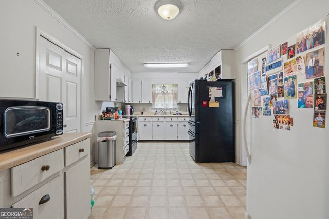 206 Brookwood Drive, Gray, GA 31032