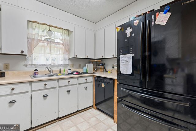 206 Brookwood Drive, Gray, GA 31032