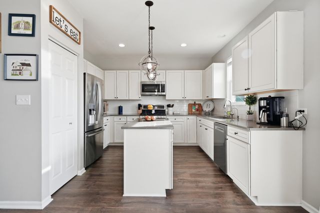 10332 Adler Cove, St. John, IN 46373