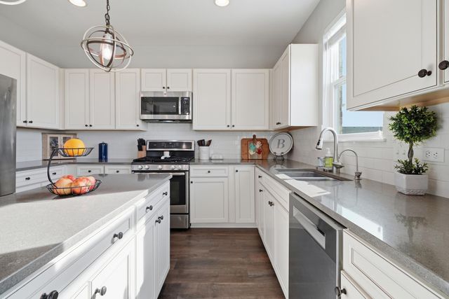 10332 Adler Cove, St. John, IN 46373