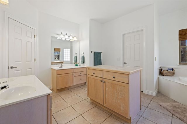 1551 Lafite Lane, Fayetteville, AR 72703