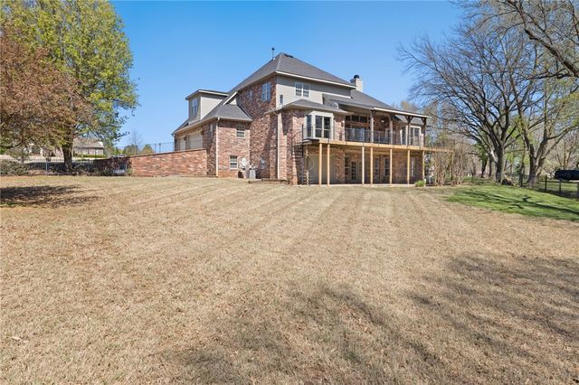 1551 Lafite Lane, Fayetteville, AR 72703