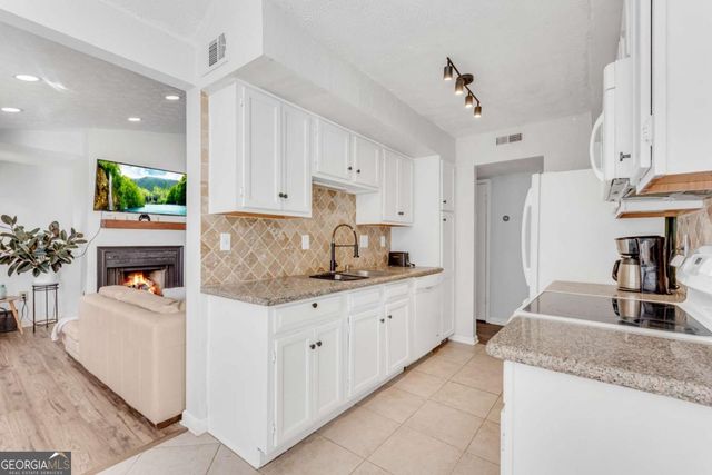 720 Glenleaf Drive, Peachtree Corners, GA 30092