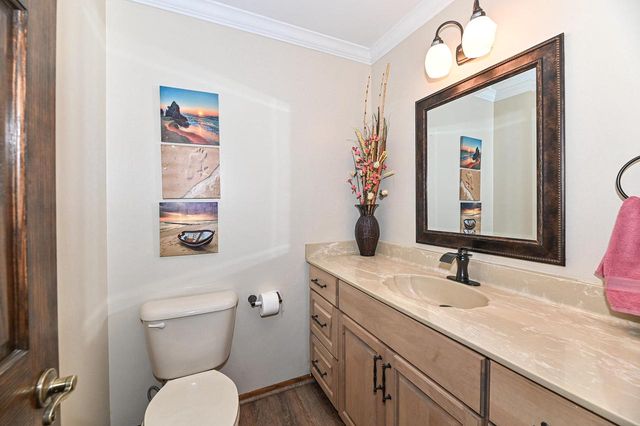 3274 S Acredale COURT, New Berlin, WI 53151