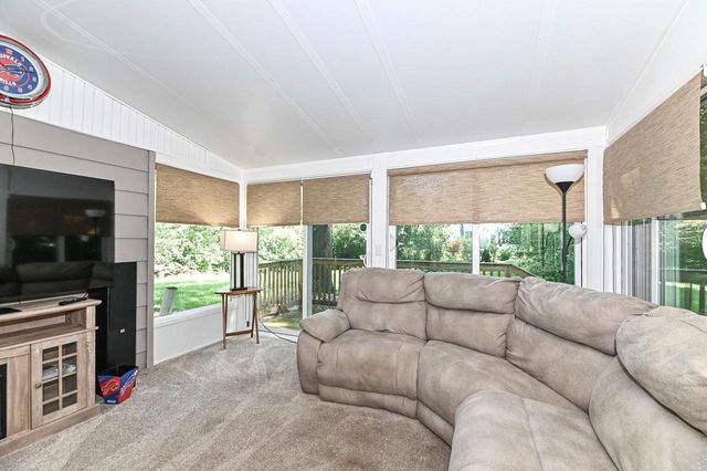 3274 S Acredale COURT, New Berlin, WI 53151