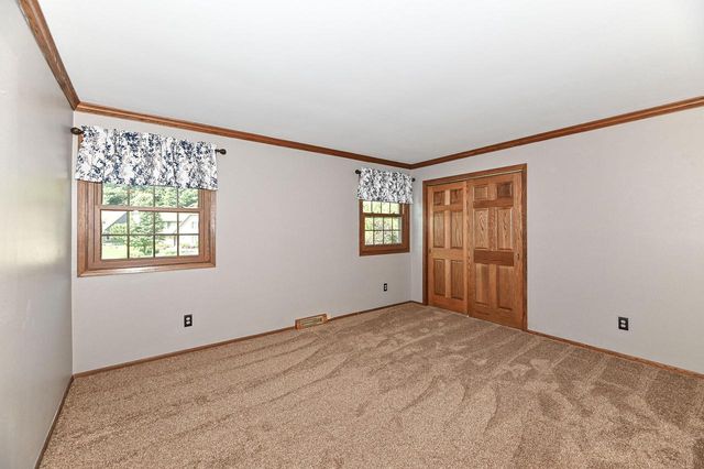 3274 S Acredale COURT, New Berlin, WI 53151