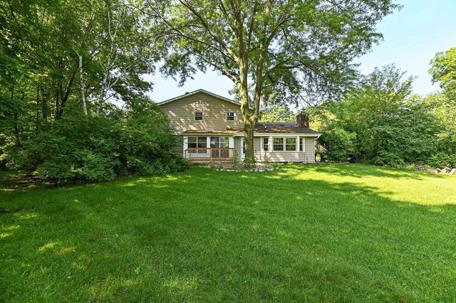 3274 S Acredale COURT, New Berlin, WI 53151