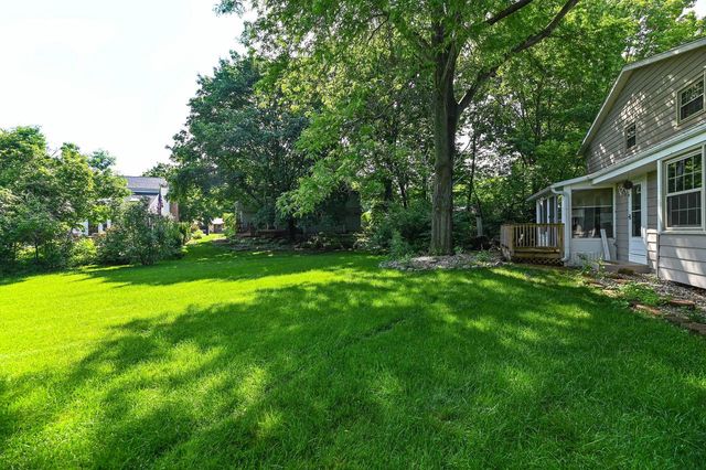 3274 S Acredale COURT, New Berlin, WI 53151