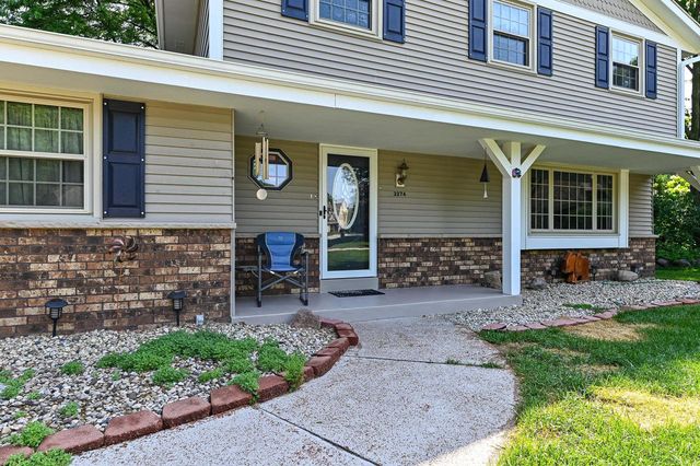3274 S Acredale COURT, New Berlin, WI 53151