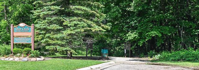 3274 S Acredale COURT, New Berlin, WI 53151