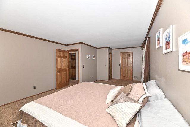 3274 S Acredale COURT, New Berlin, WI 53151