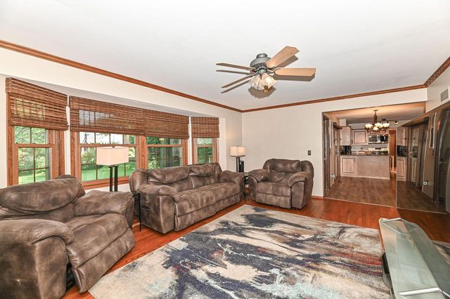 3274 S Acredale COURT, New Berlin, WI 53151