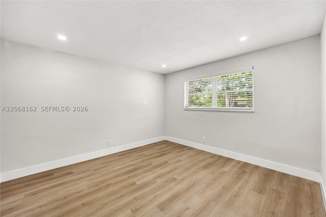5450 Hollywood Blvd 108, Hollywood, FL 33021