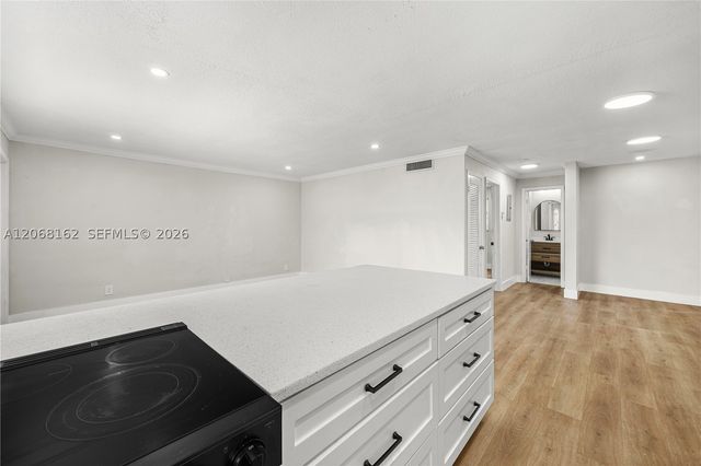 5450 Hollywood Blvd 108, Hollywood, FL 33021