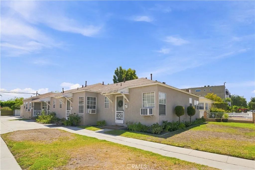 11418 Victory Boulevard, Valley Glen, CA 91606