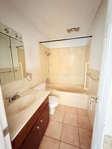 320 Arthur Street, Tulia, TX 79088