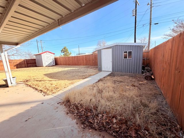 320 Arthur Street, Tulia, TX 79088