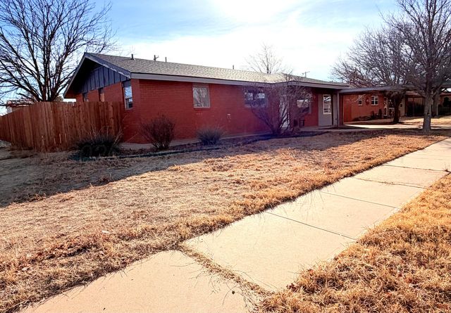320 Arthur Street, Tulia, TX 79088