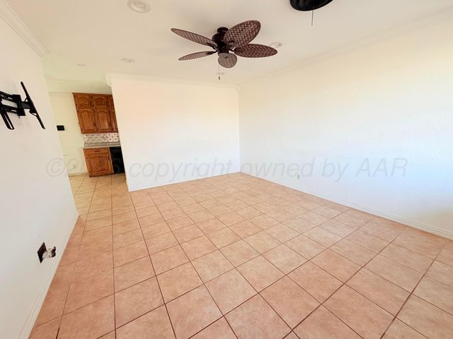 320 Arthur Street, Tulia, TX 79088