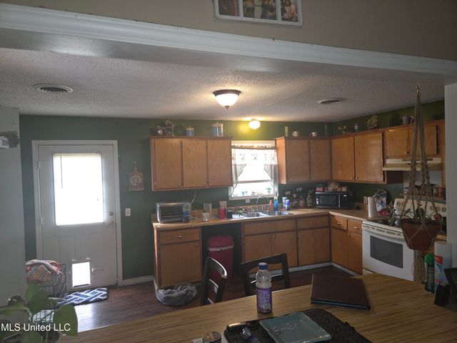 86 S Center Street, Potts Camp, MS 38659