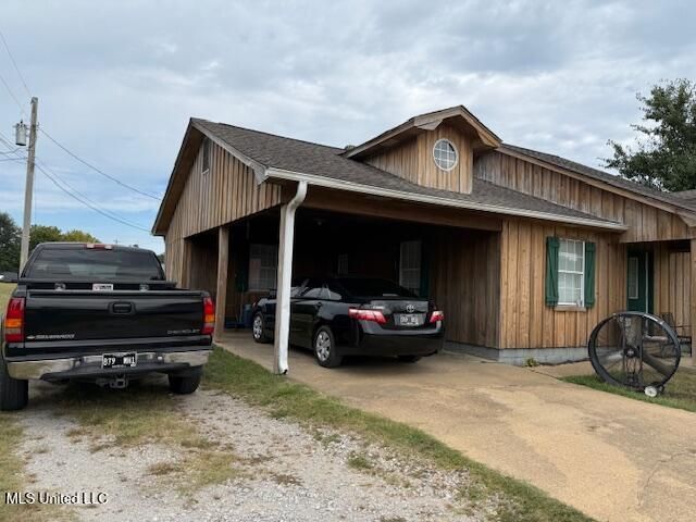 86 S Center Street, Potts Camp, MS 38659