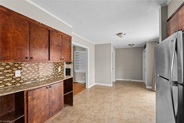 2411 Wooding Place, Greensboro, NC 27407