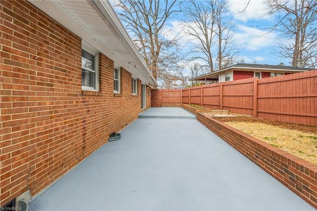 2411 Wooding Place, Greensboro, NC 27407