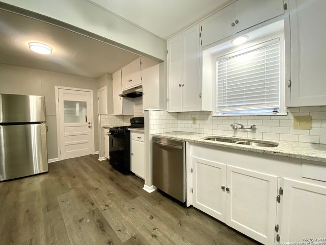 178 SWEETBRIAR AVE, San Antonio, TX 78228
