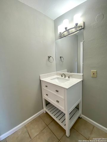 178 SWEETBRIAR AVE, San Antonio, TX 78228