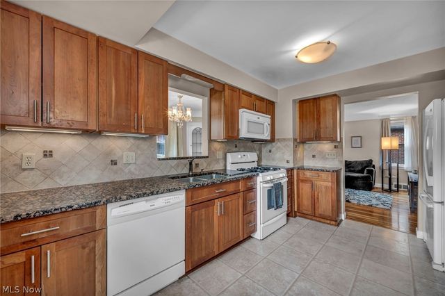 4098 Ridgeview Road, Cleveland, OH 44144