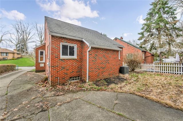 4098 Ridgeview Road, Cleveland, OH 44144