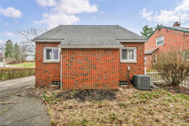4098 Ridgeview Road, Cleveland, OH 44144