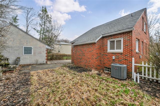 4098 Ridgeview Road, Cleveland, OH 44144