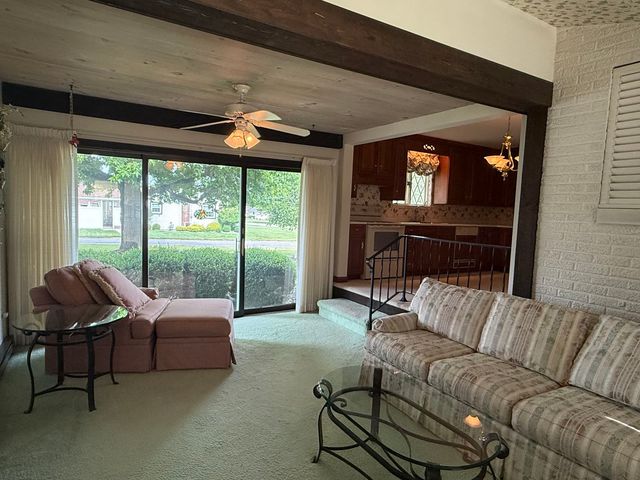 102 W Fairmont AVENUE, Neshannock Twp, PA 16105