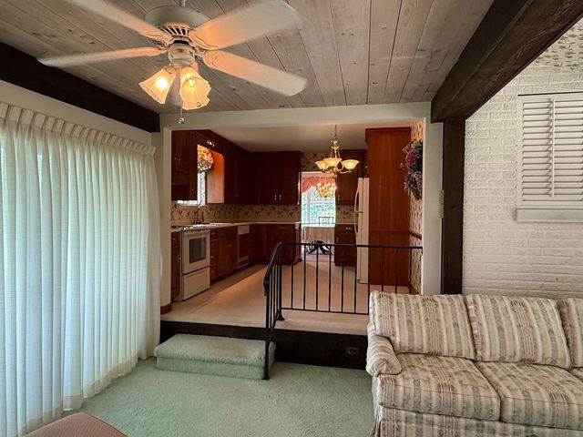 102 W Fairmont AVENUE, Neshannock Twp, PA 16105
