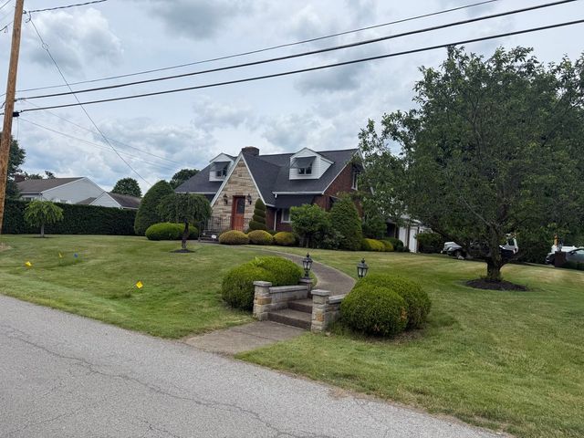 102 W Fairmont AVENUE, Neshannock Twp, PA 16105