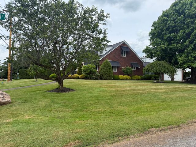 102 W Fairmont AVENUE, Neshannock Twp, PA 16105