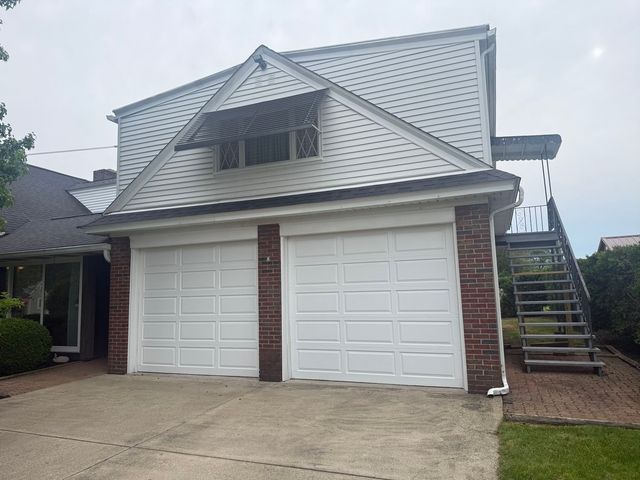 102 W Fairmont AVENUE, Neshannock Twp, PA 16105