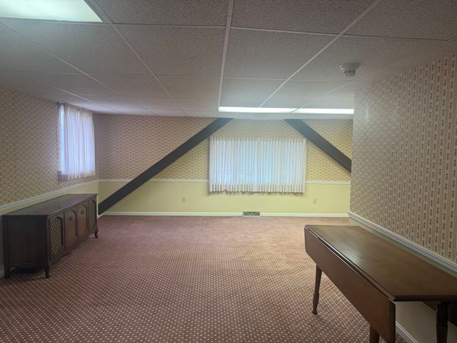 102 W Fairmont AVENUE, Neshannock Twp, PA 16105