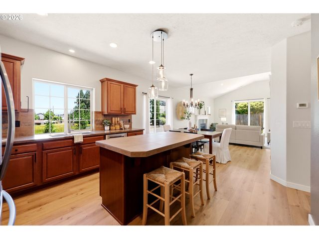 3104 Se KINGFISHER Ave, Gresham, OR 97080