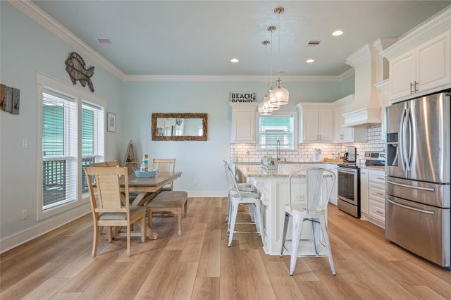 982 S Redfish, Crystal Beach, TX 77650