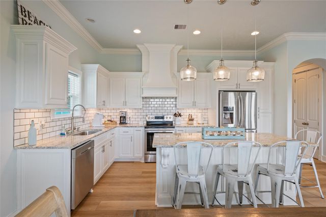 982 S Redfish, Crystal Beach, TX 77650