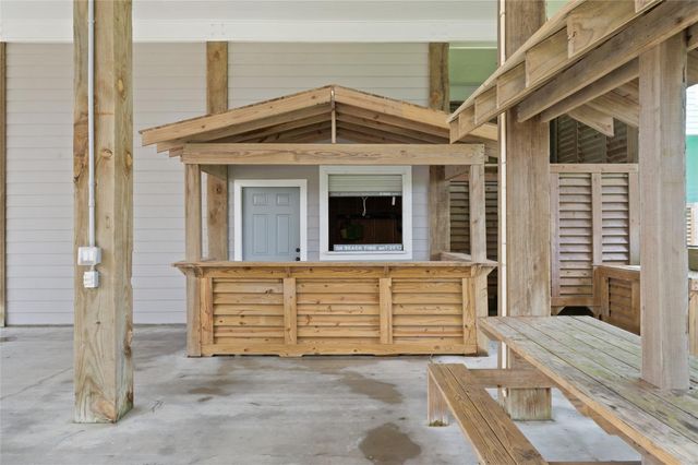 982 S Redfish, Crystal Beach, TX 77650