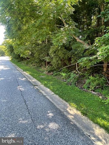 39 CHARTER OAK DR, Newtown Square, PA 19073