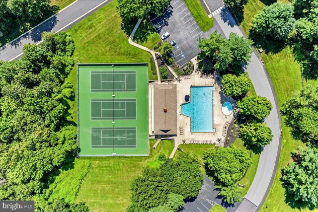39 CHARTER OAK DR, Newtown Square, PA 19073