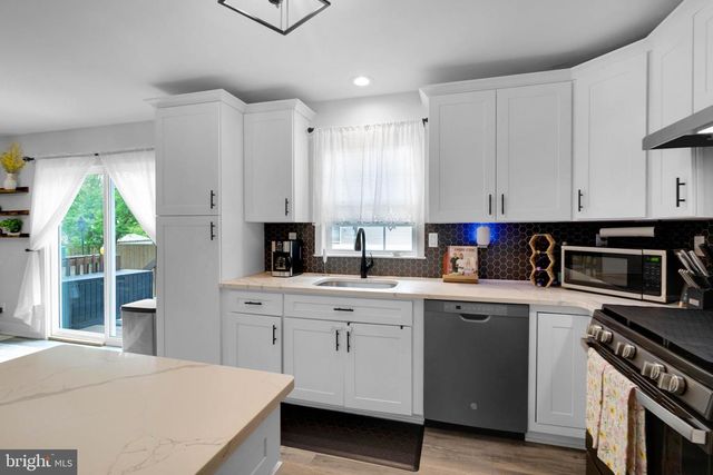 1100 CHARLES ST, Vineland, NJ 08360