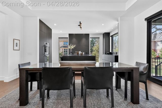7004 Franklin Road, Bloomfield Hills, MI 48301