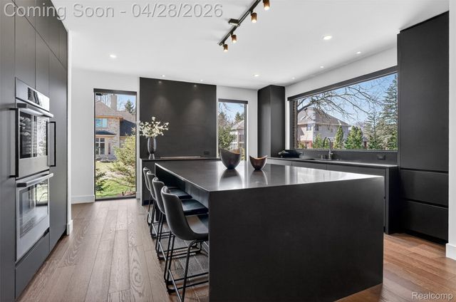 7004 Franklin Road, Bloomfield Hills, MI 48301