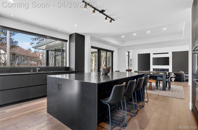7004 Franklin Road, Bloomfield Hills, MI 48301